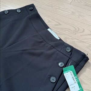 Size 10 - Contemporaine by Simons Black Wide-Leg Pants with Button Detail